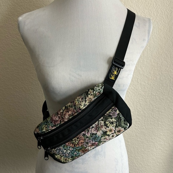Wild West Maruca Belt Bag Fanny Pack Floral Tapestry Travel Handbag - Picture 2 of 9
